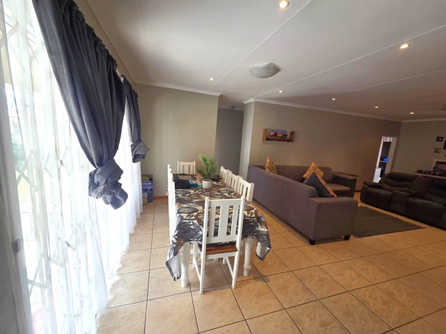 3 Bedroom Property for Sale in Flimieda North West